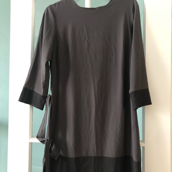Armani exchange gray and black dress. Size 8 - Picture 3 of 5